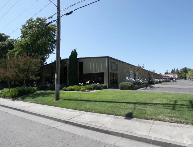 More Photos Of 400-486 Moore Ln, Healdsburg Light Manufacturing For Lease