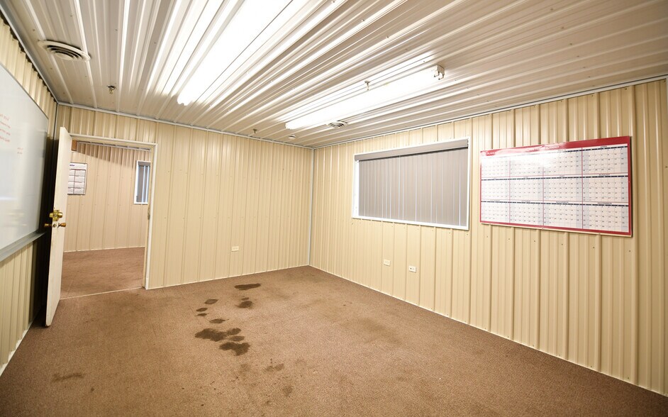 More Photos Of 211 W Geneva St, Dunkirk Manufacturing For Lease