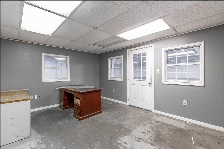 More Photos Of 1502 E 37th St, Chattanooga Warehouse For Lease