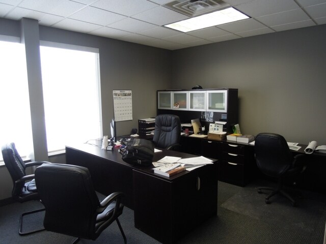 More Photos Of 1062 Ohio Works Dr, Youngstown Distribution For Sale
