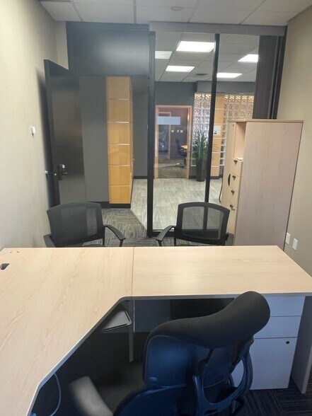 More Photos Of 5410-5424 97 St NW, Edmonton Flex For Sale