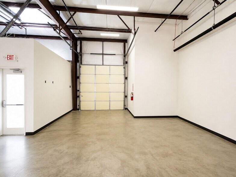 More Photos Of 1518 Navo Rd, Little Elm Industrial For Lease