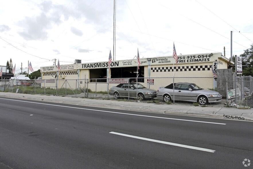 More Photos Of 2223 Pembroke Rd, Hollywood Auto Dealership For Lease