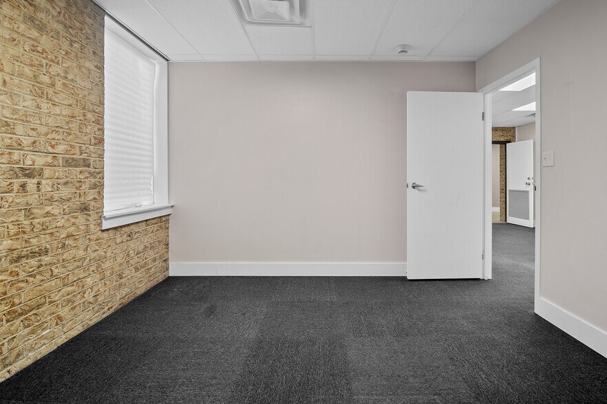 More Photos Of 2300 E 14th St, Tulsa Office For Lease