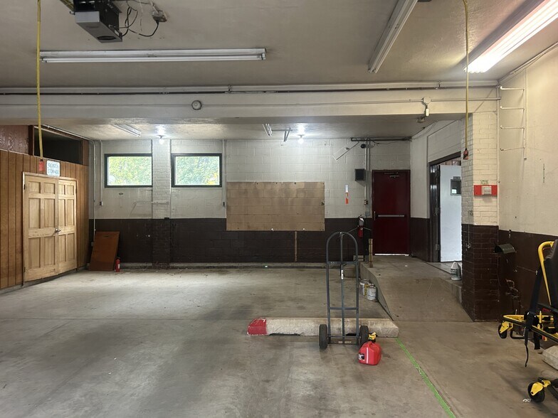 More Photos Of 21 Park Ave, Somerville Police Fire Station For Lease