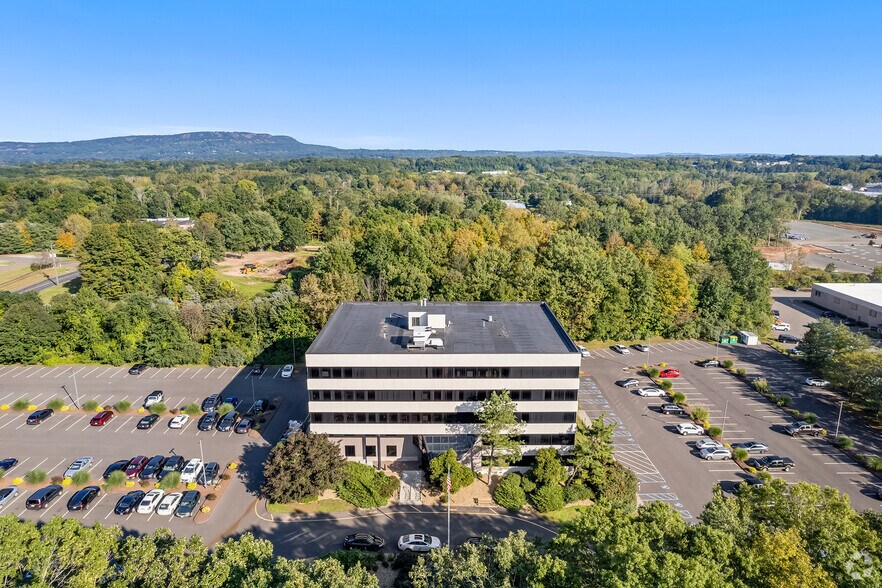 More Photos Of 609 W Johnson Ave, Cheshire Medical For Lease