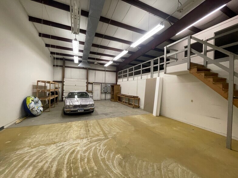 More Photos Of 12 Plains Rd, Essex Warehouse For Lease