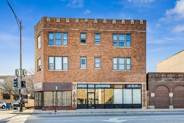 More Photos Of 6600-6602 N Clark St, Chicago Apartments For Sale