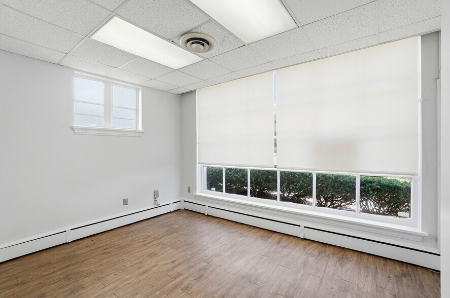 More Photos Of 2337 Victory Pky, Cincinnati Office Residential For Sale