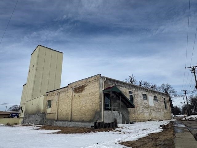 More Photos Of 809 Station St, Watertown Office For Sale