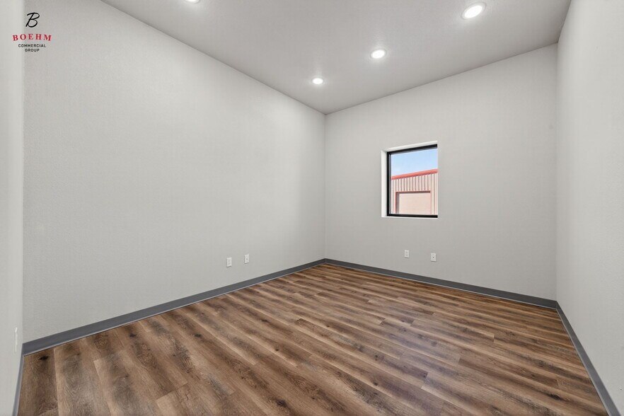 More Photos Of 50 Worth Dr, Boerne Warehouse For Lease