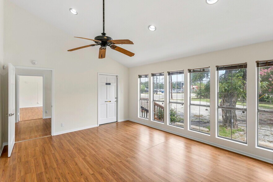 More Photos Of 5600 San Pedro Ave, San Antonio Office Residential For Sale