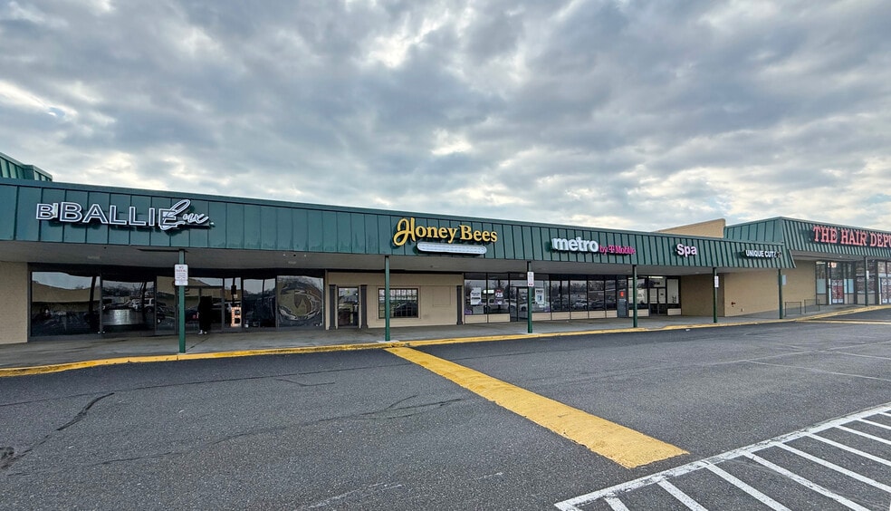 More Photos Of 7702-7794 Marlboro Pike, Forestville Unknown For Lease
