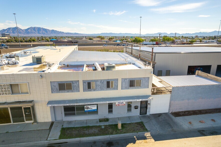 More Photos Of 2272 Crestline Loop, North Las Vegas Auto Repair For Sale