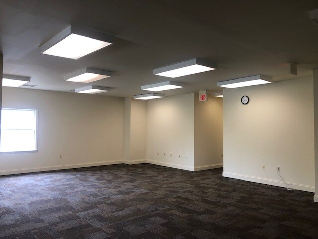 More Photos Of 351 Sparta Ave, Sparta Office For Lease