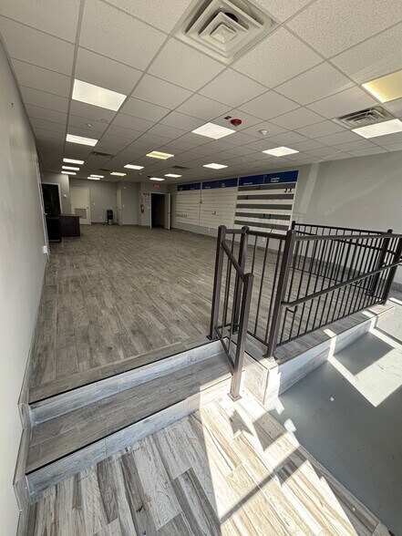 More Photos Of 1025 Front St, Uniondale General Retail For Lease