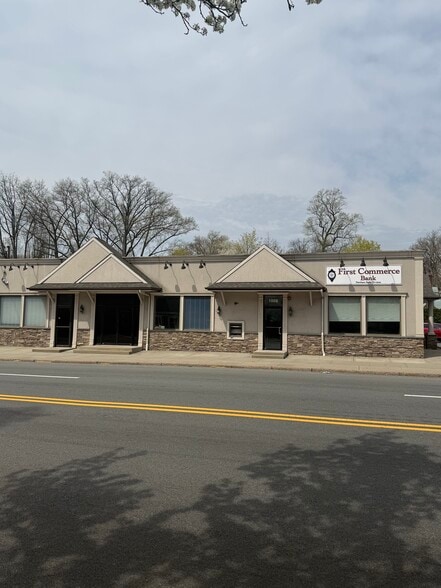 Primary Photo Of 1008 Teaneck Rd, Teaneck Office For Sale