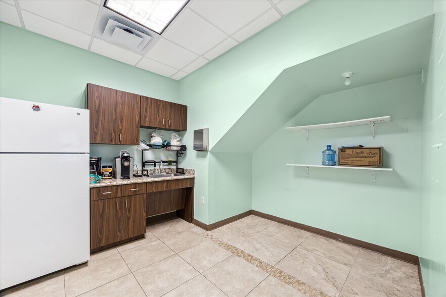 More Photos Of 360 E Medical Center Blvd, Webster Medical For Sale