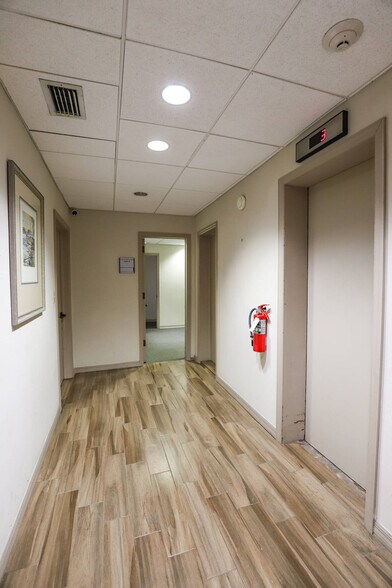 More Photos Of 200-204 W University Ave, Gainesville Office For Lease