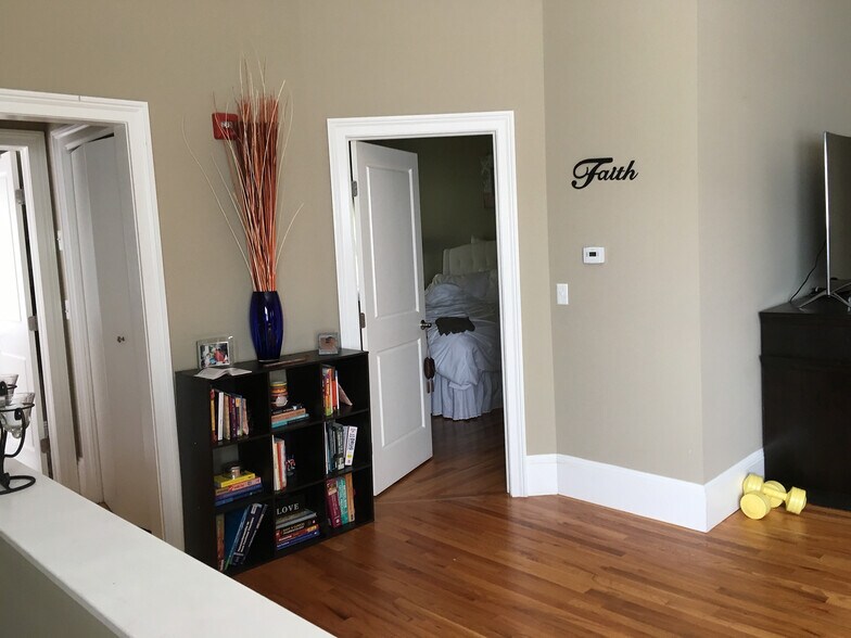 More Photos Of 179 Main St, Beacon Storefront Retail Residential For Sale