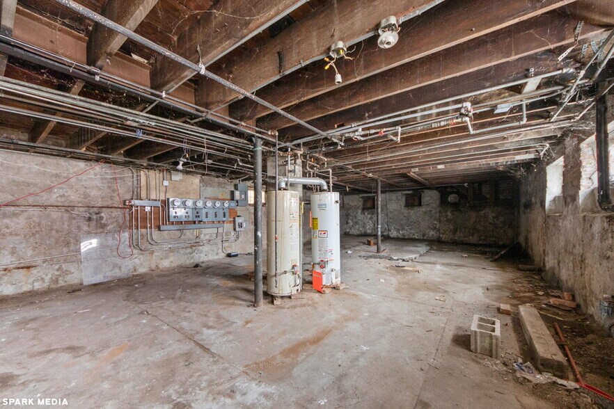 More Photos Of 4800 S Wood St, Chicago Storefront Retail Residential For Sale