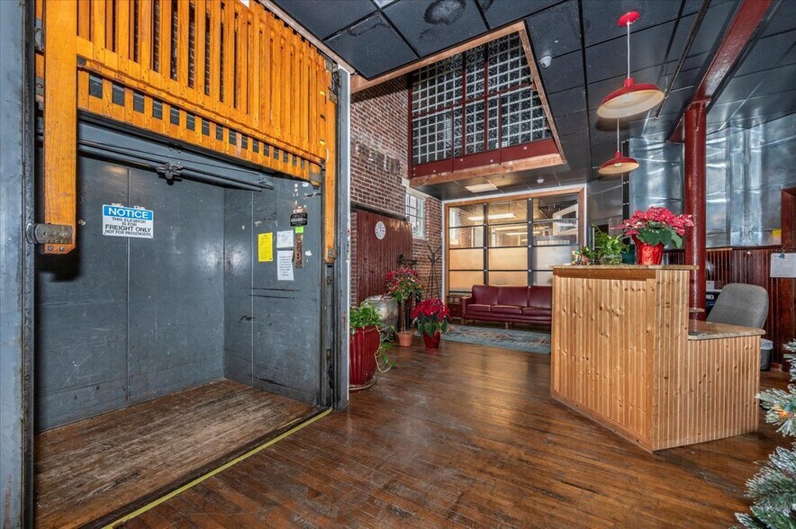 More Photos Of 47 E All Saints St, Frederick Loft Creative Space For Sale