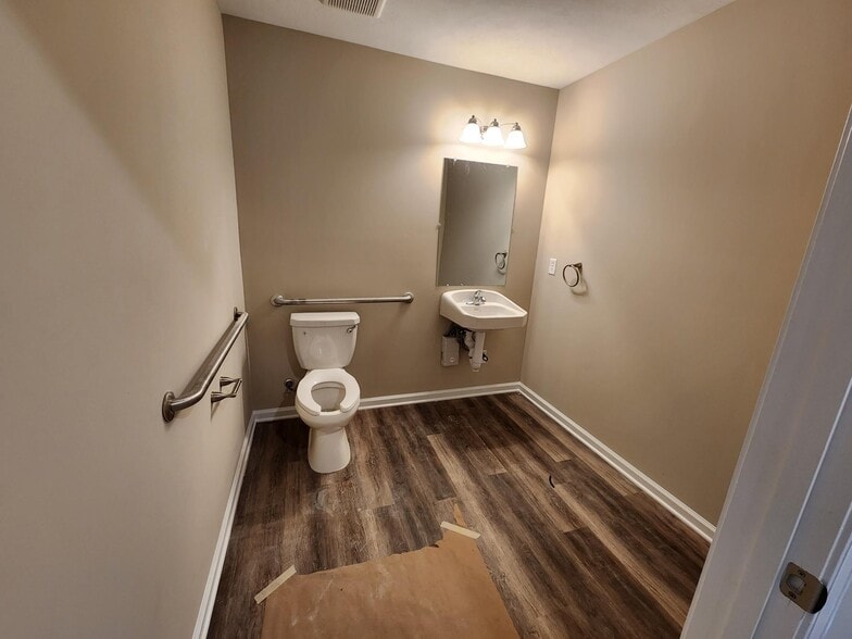 More Photos Of 3001 McCrary Ct, Evans Flex For Lease