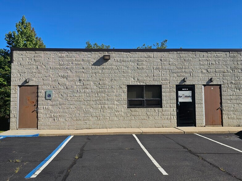 More Photos Of 510 Montauk Hwy, West Islip Office For Lease