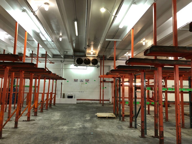 More Photos Of 1370-1380 NW 22nd St, Miami Warehouse For Lease