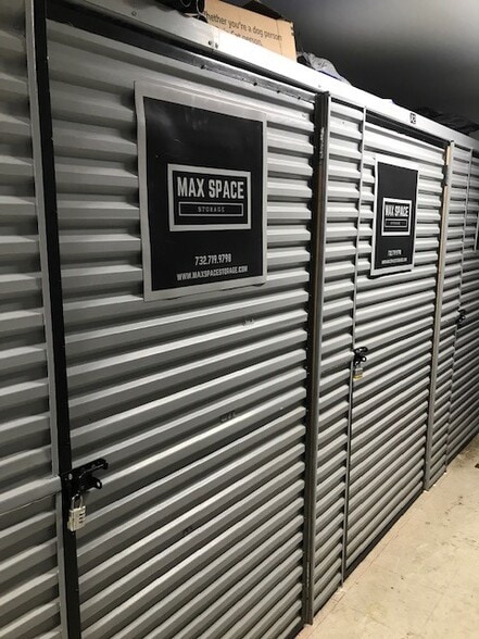 More Photos Of 533 E 2nd Ave, Roselle Apartments For Sale