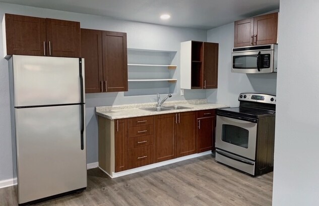 More Photos Of 731 W Harlan Ave, San Antonio Storefront Retail Office For Sale