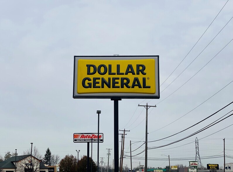 More Photos Of 6320 Bluffton Rd, Fort Wayne Freestanding For Sale