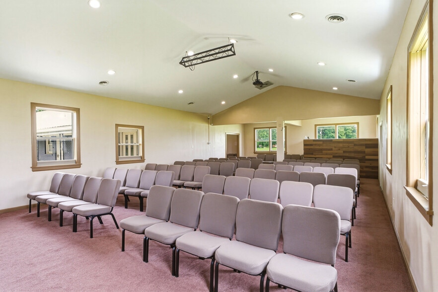 More Photos Of 13908 Dixie Hwy, Louisville Religious Facility For Sale