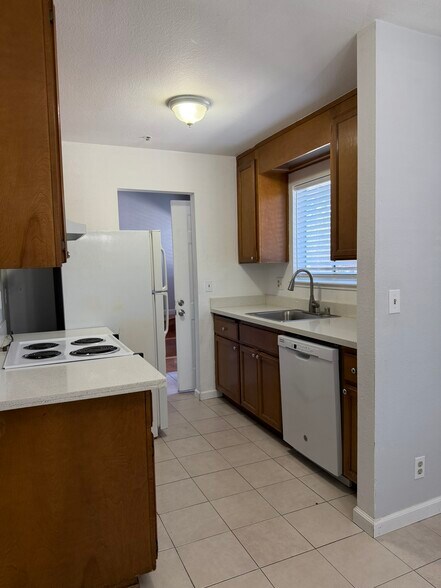 More Photos Of 1821 Hill Ave, Hayward Apartments For Sale