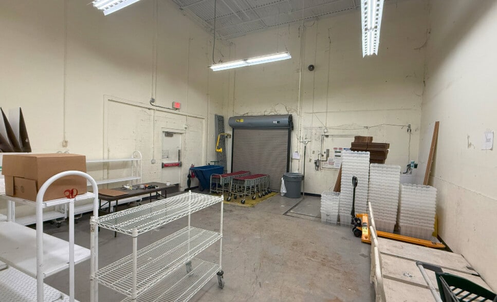 More Photos Of 3471-3631 NW Federal Hwy, Jensen Beach Storefront For Lease