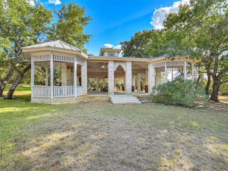 More Photos Of 251 Circle Dr, Wimberley Hospitality For Sale