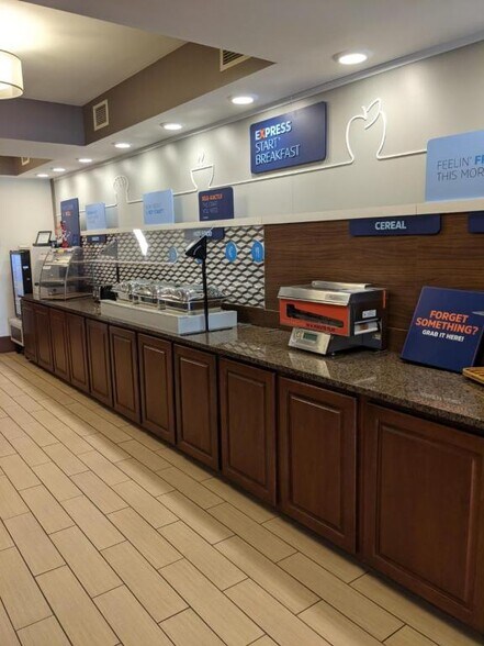 More Photos Of 1230 Collins Rd NE, Cedar Rapids Hotel For Sale