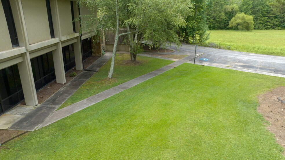 More Photos Of 1330 N Park St, Carrollton Medical For Sale