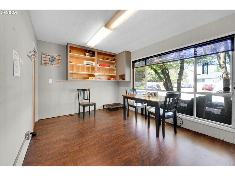 More Photos Of 1413 Charnelton St, Eugene Office For Sale