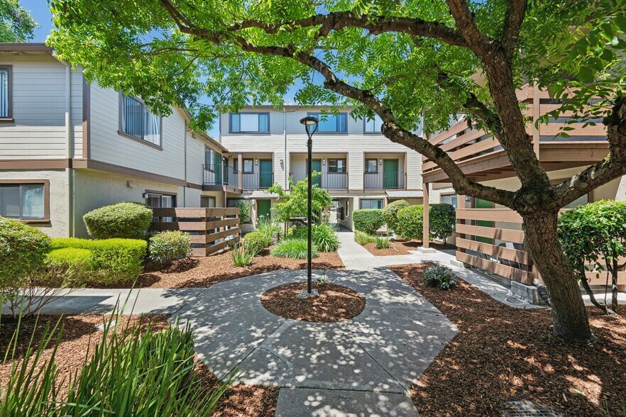 More Photos Of 7425 Camino Colegio, Rohnert Park Apartments For Sale