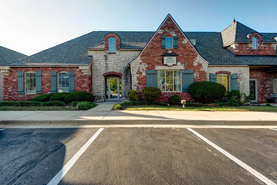 More Photos Of 1420-1426 E Bradford Pky, Springfield Medical For Lease