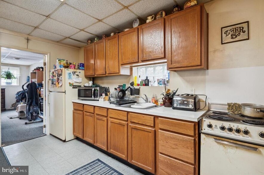 More Photos Of 934 Market St, Marcus Hook Storefront Retail Residential For Sale