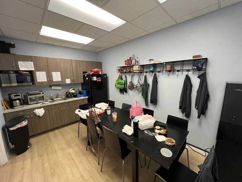 More Photos Of 13135 Kings Lake Dr, Gibsonton Medical For Lease