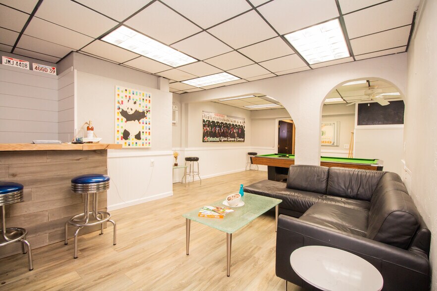 More Photos Of 636 Sunderland Rd, Worcester Freestanding For Lease