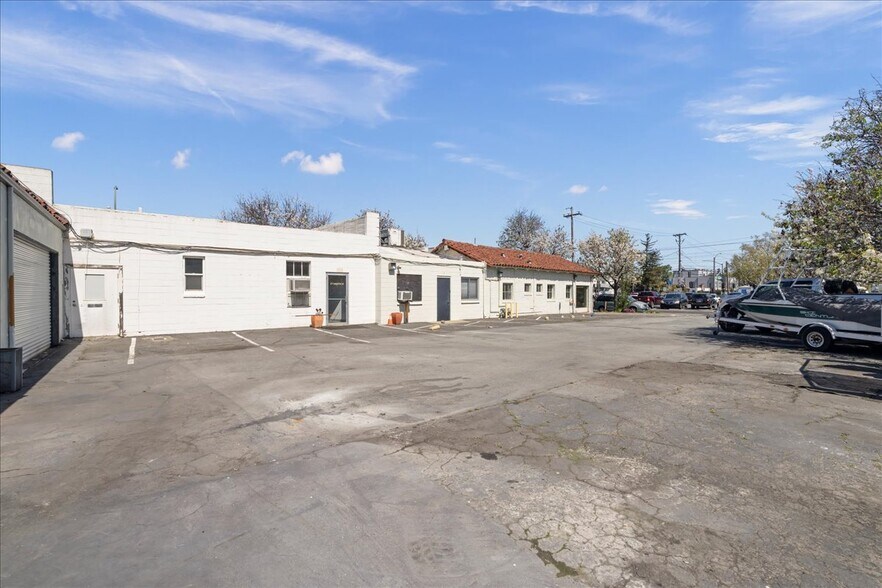 More Photos Of 935-965 Brewster Ave, Redwood City Storefront Retail Office For Sale