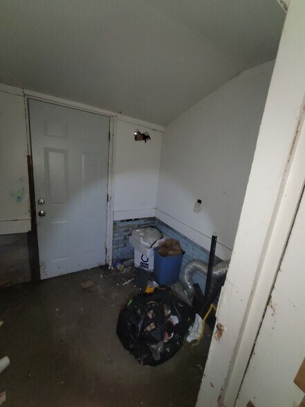 More Photos Of 1823 W 8th St, Muncie Multifamily For Sale