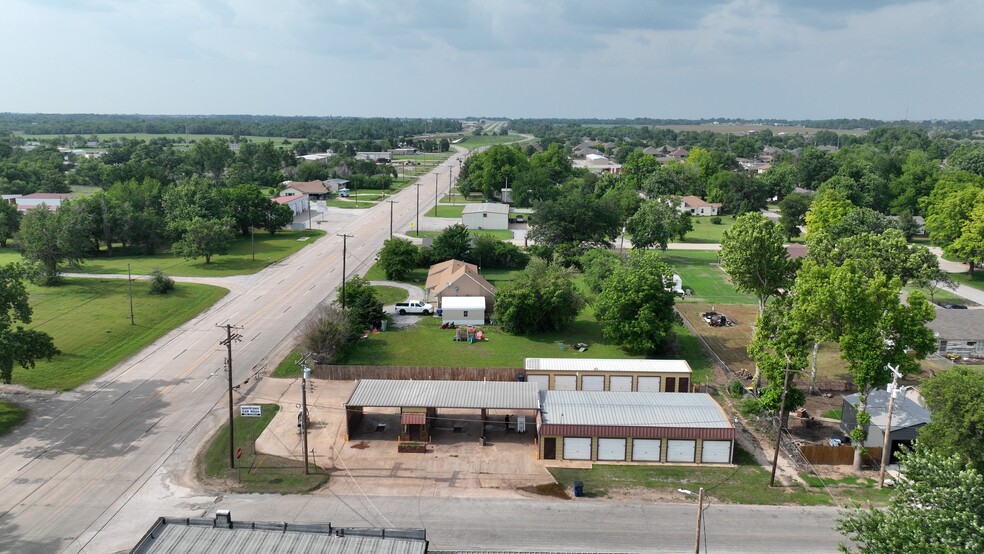 Primary Photo Of 4301 4th, Enid Specialty For Sale