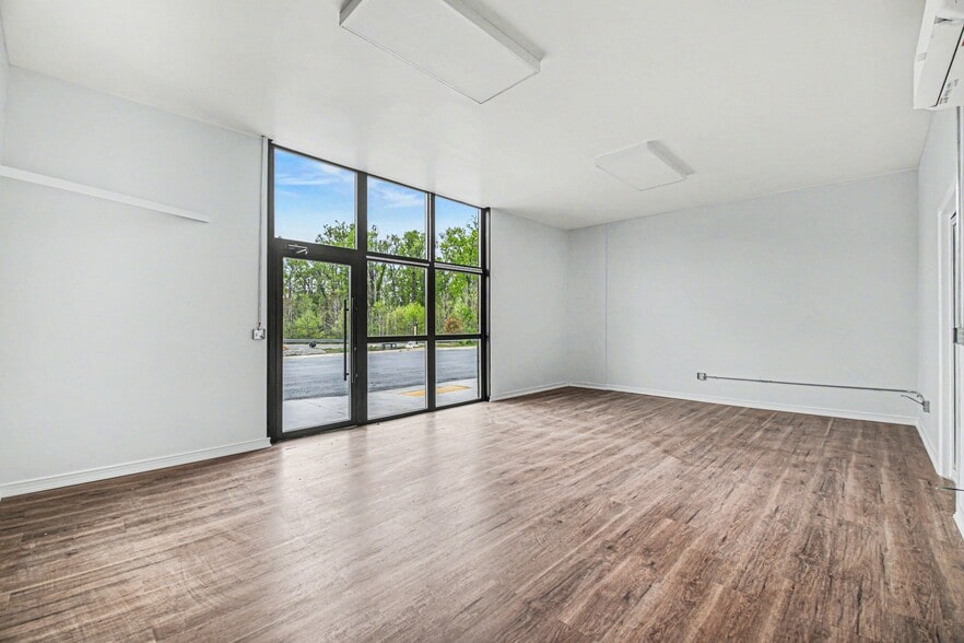 More Photos Of 3406 Shannon Park Dr, Fredericksburg Warehouse For Sale