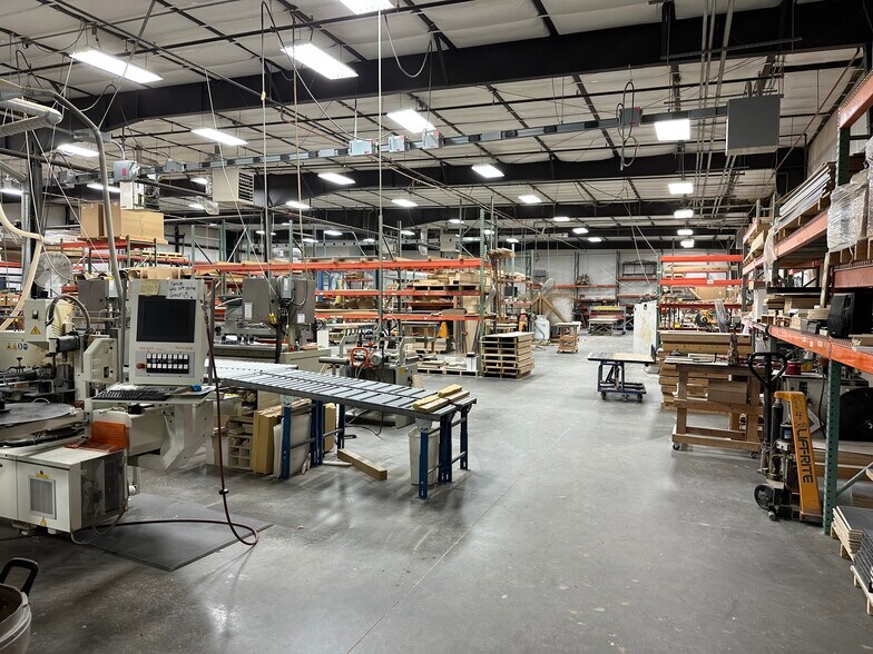 More Photos Of 1005 16th Ave S, Princeton Manufacturing For Sale