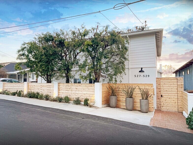 More Photos Of 527-529 Catalina, Laguna Beach Apartments For Sale